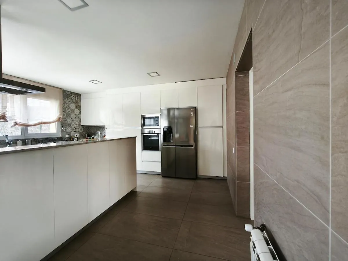 Luxury Villa In Vallromanes - Mountain Views, Pool, Close To Barcelona And The Beach