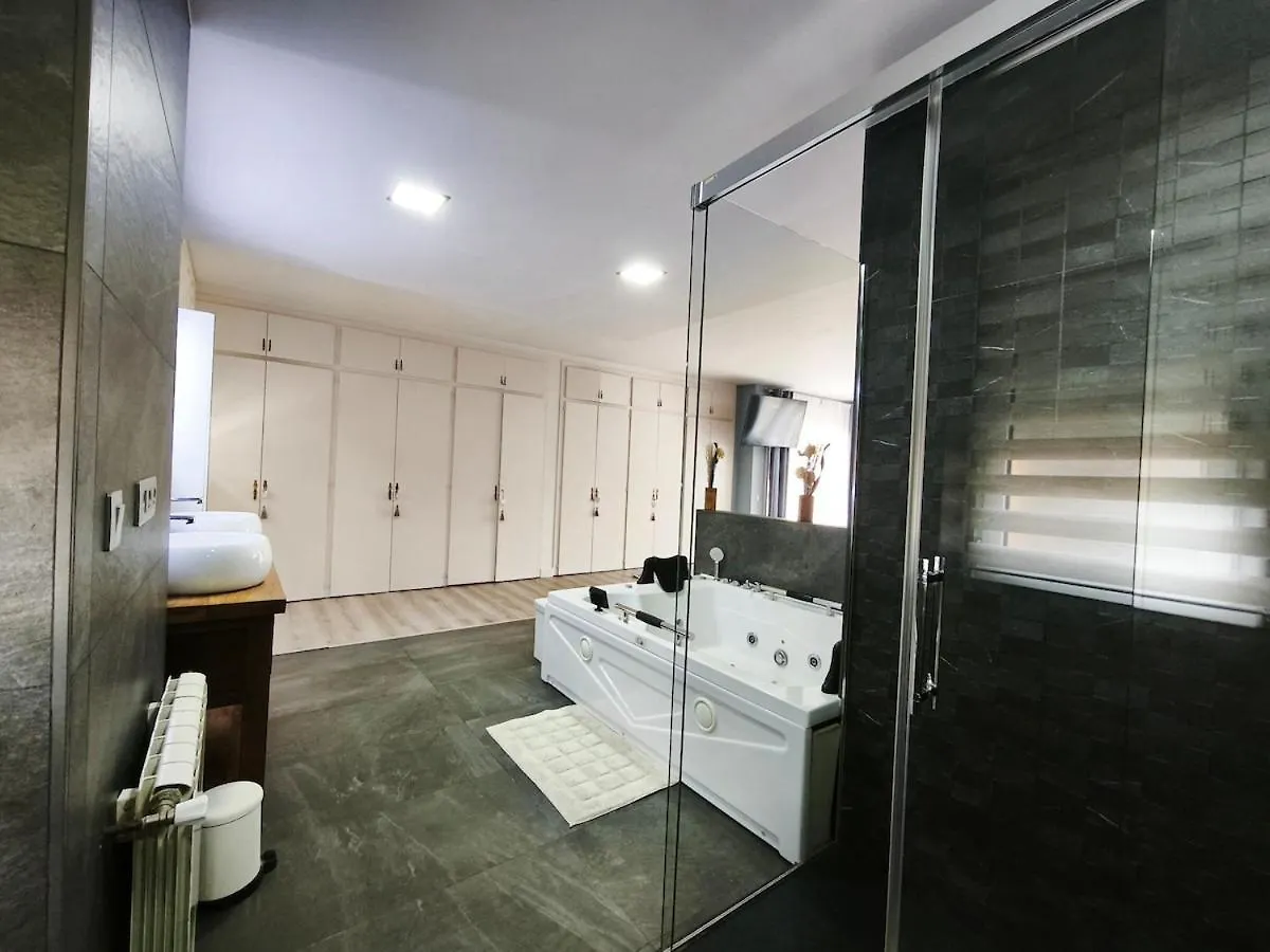 Luxury Villa In Vallromanes - Mountain Views, Pool, Close To Barcelona And The Beach