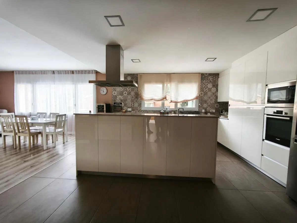Luxury Villa In Vallromanes - Mountain Views, Pool, Close To Barcelona And The Beach 0*,