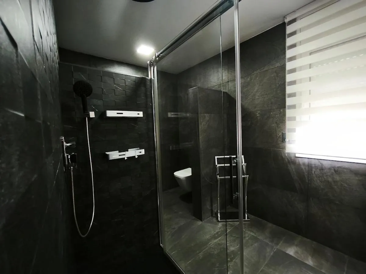 Luxury Villa In Vallromanes - Mountain Views, Pool, Close To Barcelona And The Beach