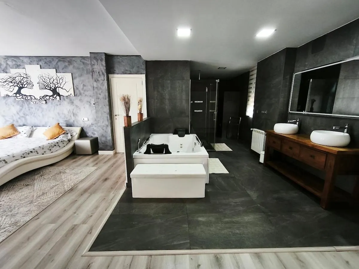 Luxury Villa In Vallromanes - Mountain Views, Pool, Close To Barcelona And The Beach